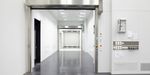 Puertas para salas blancas de ASSA ABLOY. Sellado prácticamente estanco