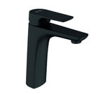 Monomando de lavabo medio alto, serie 64134 de la gama Koral Black de Genebre