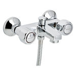 Mezclador de baño con kit, serie Gamma de Genebre. Cromado