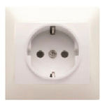 Base enchufe 2P + TT lateral con marco incorporado, referencia 21924 de BJC. Blanco