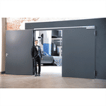 Cierrapuertas con guía deslizante, modelo TS 98 XEA de dormakaba. Con tecnología Easy Open