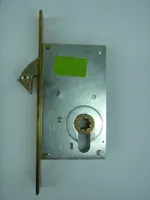Cerradura carpintería madera CISA de embutir 30mm latón pulido con gancho y muletilla