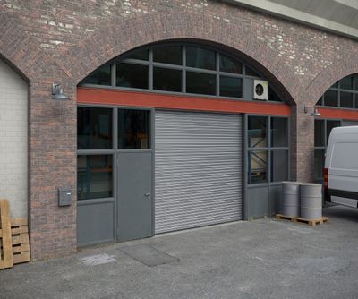 Hörmann lanza la puerta enrollable TD, una solución económica y segura para comercios y pequeños negocios