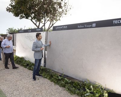 Techlam lanza la primera piedra sinterizada del mundo con relieve 3D y propiedades antideslizantes