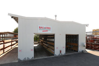 Nave autoportante de OHRA para Bauking Lorup. Incluso con pendiente, todo quedó nivelado