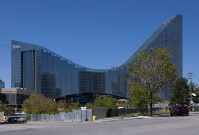 El YDA Center integra diseño icónico y alto rendimiento con sistemas Schüco