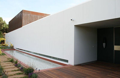 DuPont™ Corian® como revestimiento exterior de una espectacular residencia próxima a Lisboa