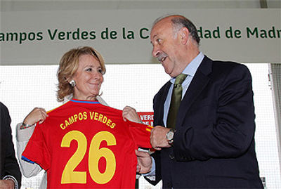 Madrid y Vicente del Bosque se unen con el césped artificial