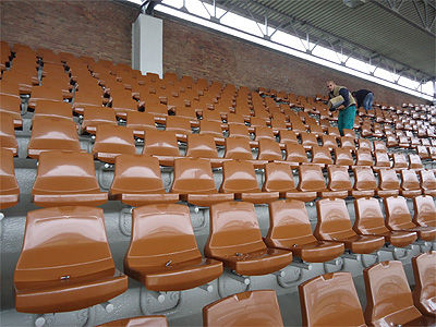 Nuevos asientos Daplast, con un toque nostálgico, para el Estadio Olímpico de Amsterdam