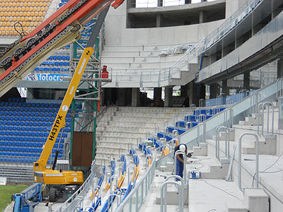 Daplast instala los nuevos asientos del Estadio Ramón de Carranza