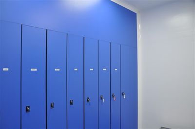 Mobelmol apuesta por taquillas fenólicas como solución integral para vestuarios corporativos