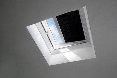 Nueva cortina Velux de máximo aislamiento para ventanas de cubierta plana