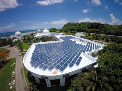 Inauguración de la mayor planta de energía fotovoltaica de Jamaica con 1,6 megavatios de capacidad