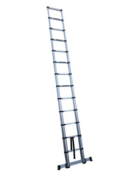 Escaleras telescópicas de apoyo de KTL-Ladders, pensadas para llegar a lo más alto