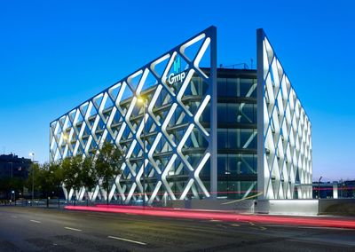 Case study Lamp: Edificio de Oficinas Oxxeo, diseño sostenible y vanguardista