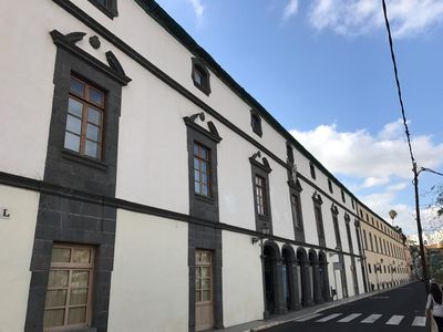 Onduline participa en la rehabilitación energética e impermeabilización de la cubierta del histórico hospital San Martín de Vegueta