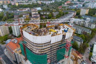 ULMA ofrece un alto rendimiento y seguridad en el proyecto de construcción de la Torre Hanza en Polonia 