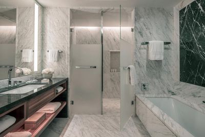 Villeroy & Boch viste los cuartos de baño del Four Seasons Madrid, el hotel más lujoso de Madrid