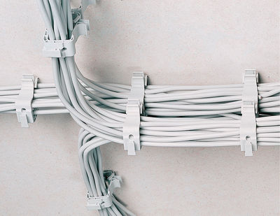 Duradera y sencilla, la fijación de cables de PUK Group