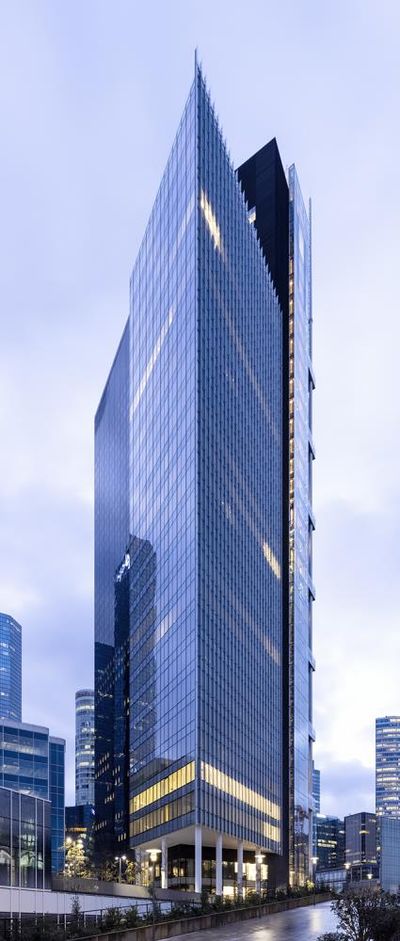 TK Elevator instala 8 ascensores TWIN en la Trinity Tower del distrito de negocios parisino de La Défense