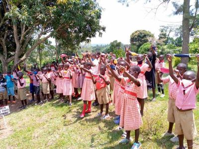 Ramon Soler® se suma a la campaña de recogida de mascarillas sanitarias para escuelas de Uganda