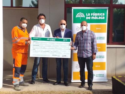 La fábrica de cemento de Málaga dona 3.500 kilos de alimentos a Bancosol con motivo de la Semana de la Seguridad