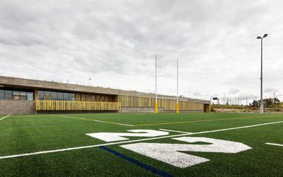 Irsap aporta diseño, confort y versatilidad al nuevo campo de fútbol-rugby Antonio Martín de Torrelodones
