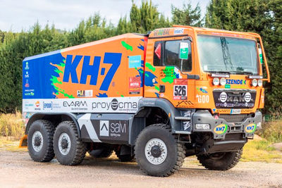 Salvi Lighting vuelve apoyar a las leyendas del Dakar y su camión eco sostenible