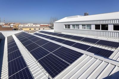 La sede de Arriva Spain maximiza su eficiencia energética con ISOPAN