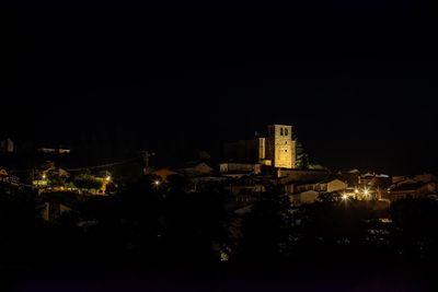 San Esteban del Valle renueva su alumbrado con tecnología LED para preservar su cielo oscuro y patrimonio