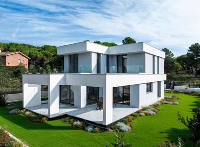 Casa Gregal une ventilación con recuperación de calor y construcción industrializada en una vivienda Passivhaus