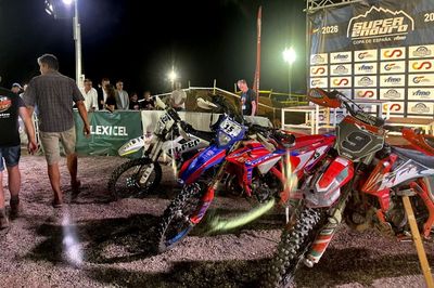 Flexicel apoya el deporte local como patrocinador del Super Enduro Abrera 2026