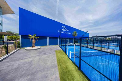 Bandalux lleva el control solar a las pistas interiores de Bela Padel Center Barcelona