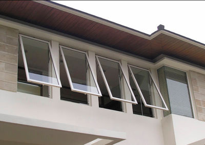Ventanas proyectantes Incerco, diseñadas para un hogar silencioso y seguro