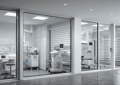 Tecnología y precisión en la iluminación hospitalaria de Simon
