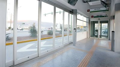 Ecovía se moderniza con sistemas inteligentes de puertas automáticas