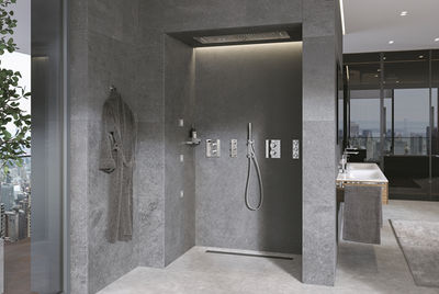 Sumérgete en el lujo y bienestar con las placas de ducha Rainshower Aqua Ceiling de GROHE