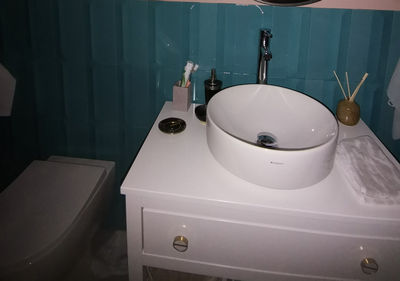 Geberit aporta versatilidad y tecnología en el baño de UPA Next de AtresMedia
