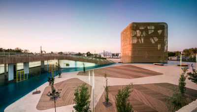 Arquitectura brillante: Palacio de Congresos Vegas Altas en Villanueva de la Serena