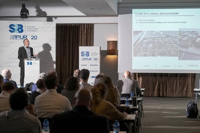 IPUR analiza la interacción entre paneles fotovoltaicos y los materiales de la cubierta en la propagación del fuego