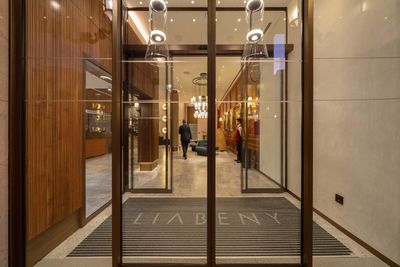 Simon ilumina la renovación del lobby y la cafetería del Hotel Liabeny Madrid