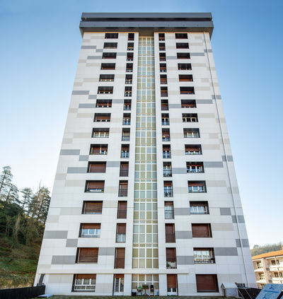 ULMA contribuye a la renovación sostenible de la Torre Zabalotegi de Bergara con su experiencia en fachadas ventiladas